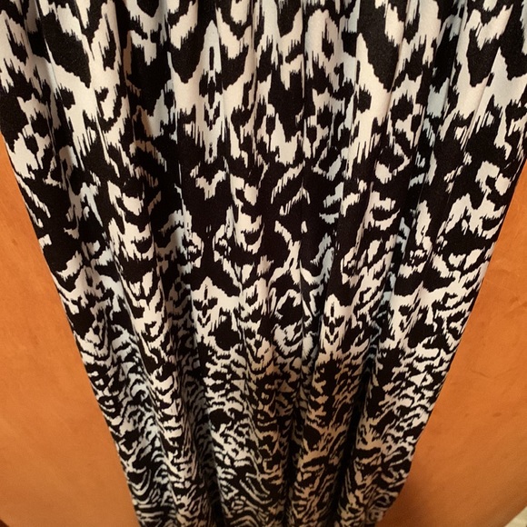 AGB Black and white jumpsuit size medium sleeveless Elastic waist abstract print - Picture 4 of 12